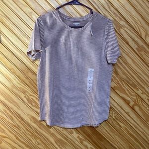 Old Navy tee shirt